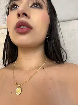IvonneOwen webcam
