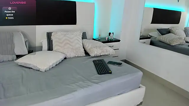 Sky_Loren webcam