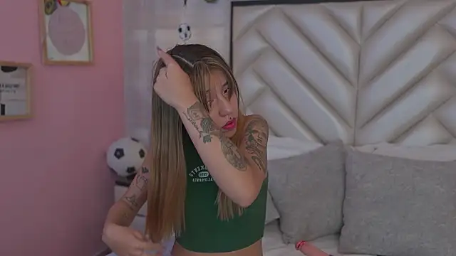 VioletSweetts webcam