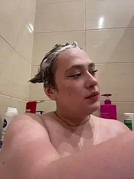 SKIBIDIBETTY webcam