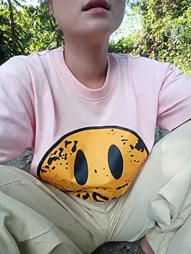Linda-yiyi webcam