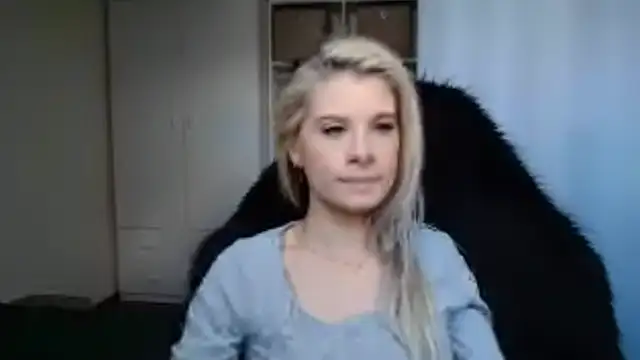 KristineGlow webcam