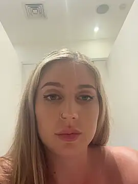 Amiraxevans webcam