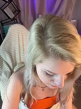Hot_blondie webcam