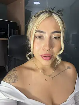 ManuelaVeeleez webcam