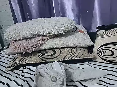 Ramona870 webcam
