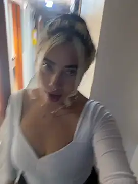 ManuelaVeeleez webcam