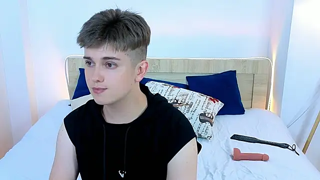 Miless_Cooper webcam