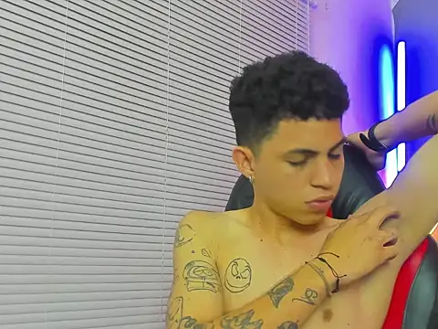 cameron_lux77 webcam