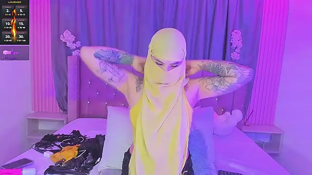 Nayla-Mouna webcam