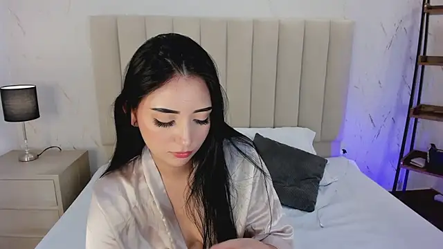 LilithHarperr_ webcam
