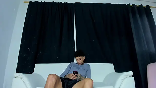 self_love46 live cam on StripChat
