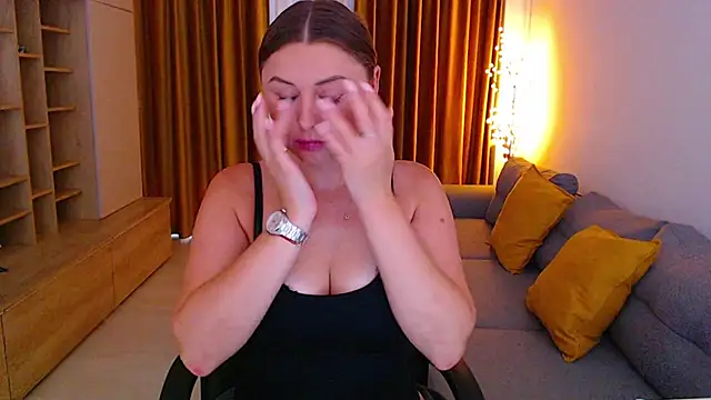 mia_bloomy webcam