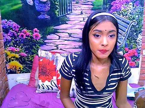 IndianPretty14u2Luv webcam