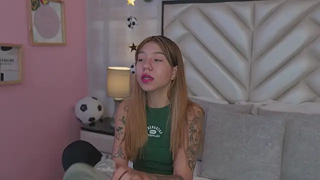 VioletSweetts webcam