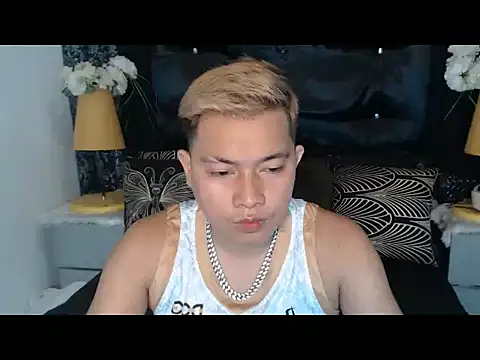PRIMOLOVEXX webcam
