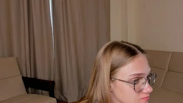 FemMantis webcam
