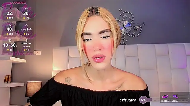 Nikol-hilton webcam