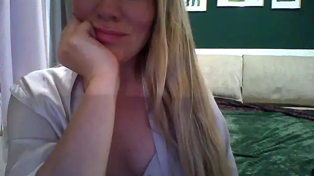 Krivya live cam on StripChat