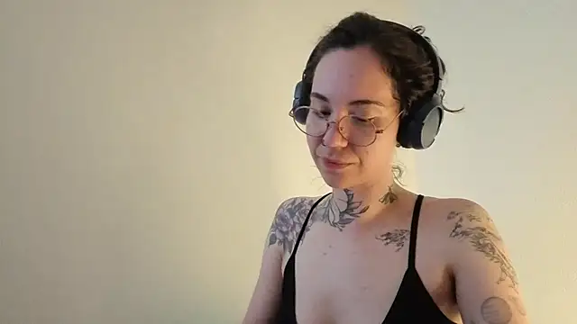 Dirty_Pink webcam