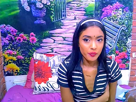 IndianPretty14u2Luv webcam