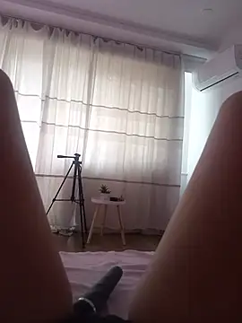 LauraDelightX webcam