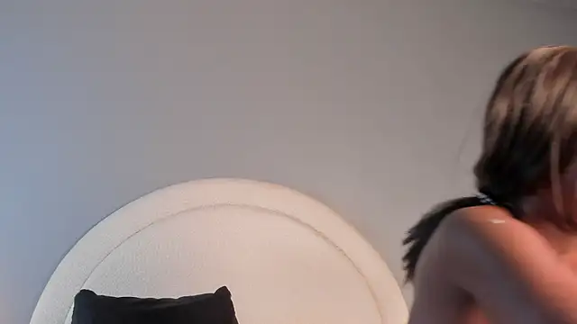 zoepinkett webcam