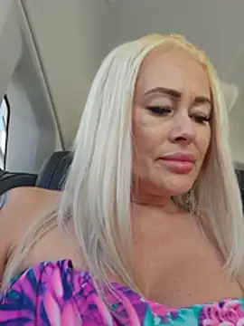 MILFBARBY webcam