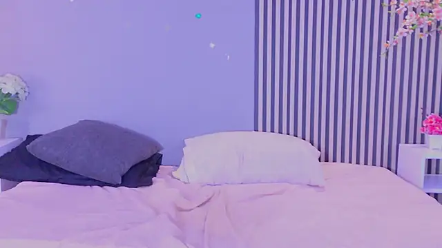 AdeleRouss webcam