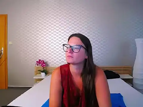 VictoriaCage webcam