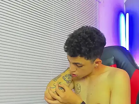 cameron_lux77
