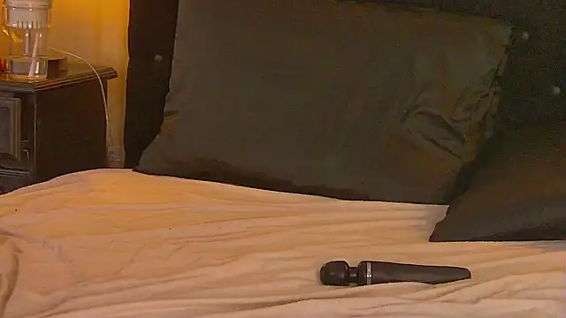 MisshaNight webcam