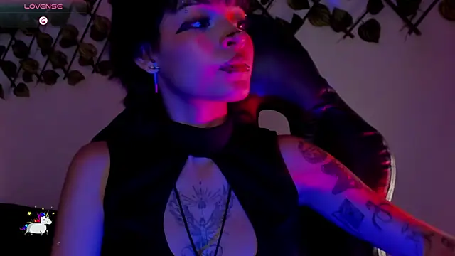anny_kiitty - Anny_Kiitty's free webcam - UK Sex Cams