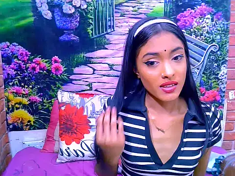 IndianPretty14u2Luv webcam
