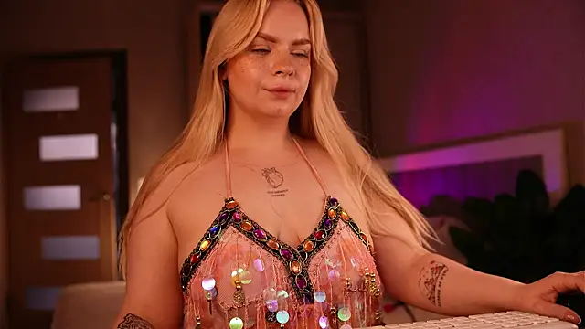 LisaLove3 webcam