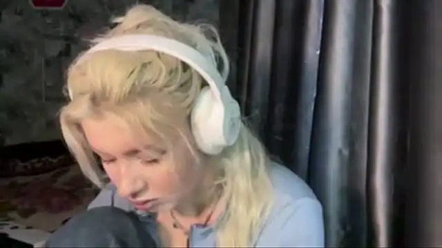 SpotlessParaffin webcam