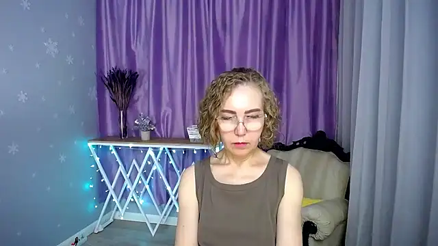 queen_a_n_i webcam