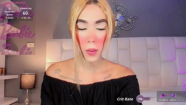 Nikol-hilton webcam