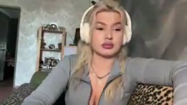 SpotlessParaffin webcam