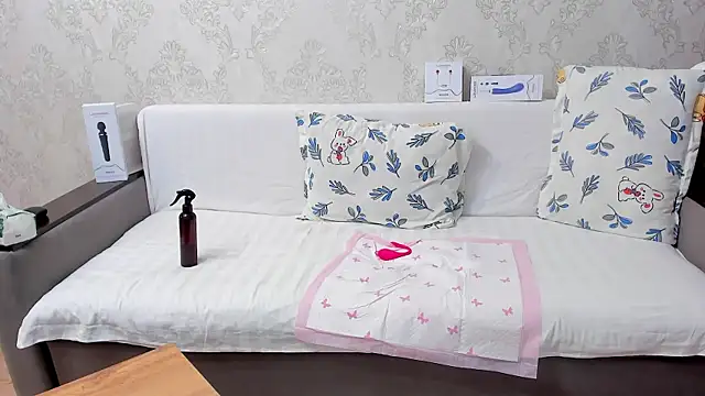 ToraMika live cam on StripChat