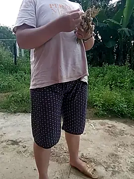 tuyet-nhi