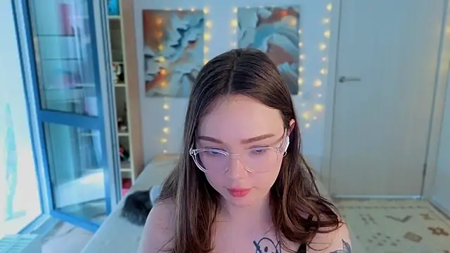 MilenaSaint webcam