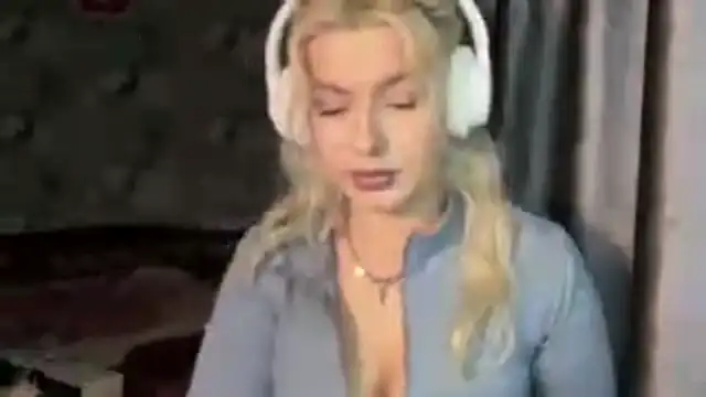 SpotlessParaffin webcam