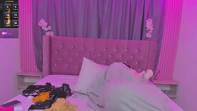 Nayla-Mouna webcam