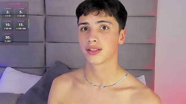 JoshClaarktt live cam on StripChat