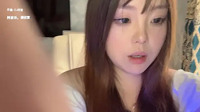 LongLongQueen webcam