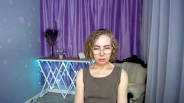 queen_a_n_i webcam