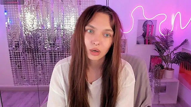 ChloeSunny webcam