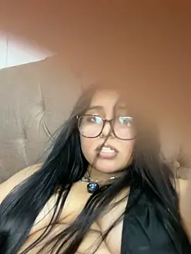virginbrunette99 webcam