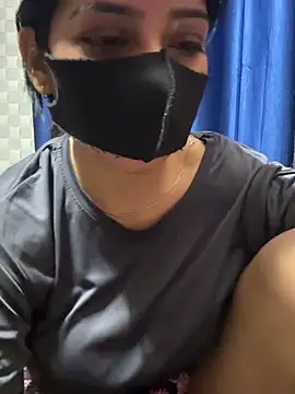True_Love009 live cam preview on Stripchat